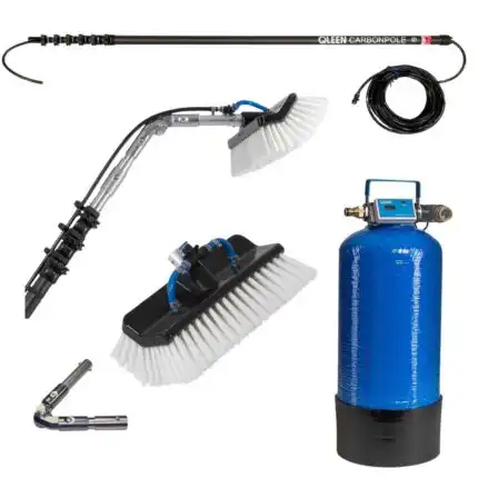 Komplet za čišćenje solarnih panela i prozora QLEEN ima karbonski stub, četke, DI filter (12,5L), crijevo i mlaznicu - savršen izbor.