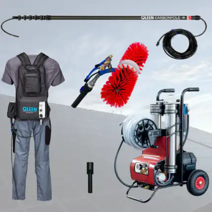 Mobilni Profi set za pranje solarnih panela 12,6m QLEEN-Idromatic uključuje karbonski stub, dvostruku četkicu, crijevo, kolut, prečistač i uprtač.