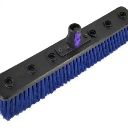 Crna glava cetke s plavim čekinjama i ljubičastim konektorom. Debele čekinje, savršene za čišćenje prozora i solarnih panela sa OVA8.