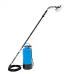 QLEEN Purastart Mini kit: crni štap na izvlačenje, bela četka, plava posuda, povezana crevom za čišćenje vodom. Idealan za solarne panele i prozore sa 12,5L čiste demineralizovane vode.