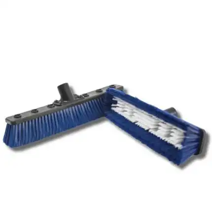 Četka za pranje prozora i solarnih panela - OVA8 (36cm) ima plave čekinje na crnoj podlozi sa bijelo-plavim vlaknima za lakše pričvršćivanje.