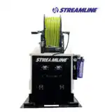 Streamline Combi 325 RODI, sa zelenim kolutom za crevo na crno-beloj bazi sa logoom, ima filtere, 2 pumpe, crevo od 100m, Li-On baterije koje traju 8 sati i kapacitet od 325L.