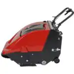 OMM 501BT je elegantna crvena industrijska mašina za čišćenje poda sa crnim ručkama i točkovima, idealna za efikasno čišćenje velikih površina.