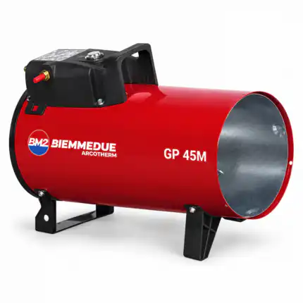Industrijski grejač BIEMMEDUE GP 45M, crveni, sa crnom ručkom i metalnim cilindričnim telom na dve noge, stoji na beloj podlozi. Dizajniran je za efikasno grejanje zahtevnih prostora.