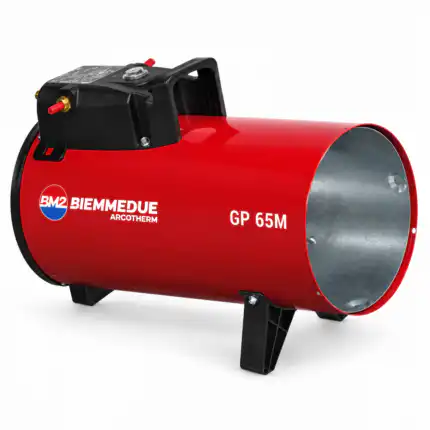 Crveni industrijski grejač sa crnom ručkom i nogarama, oznake BIEMMEDUE GP 65M Plinski Top za Grejanje | Manuelno Paljenje 66,25 kW, nalazi se na beloj pozadini. Prednji otvor je cilindričan i metalan.
