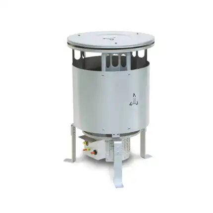 BIEMMEDUE GW Plinski Grejač je srebrni, cilindrični plinski grejač model GP 85A s kružnim gornjim delom, tri noge, gornjim otvorima za ventilaciju i plinskom kontrolnom jedinicom s logom GPL/LPG.