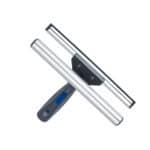 Srebrna brisača za prozore s crnom gumenom oštricom i tamno sivom ručkom, slična elegantnom dizajnu Brisac za prozore LEWI Bionic DUO 35 cm, na beloj boji.