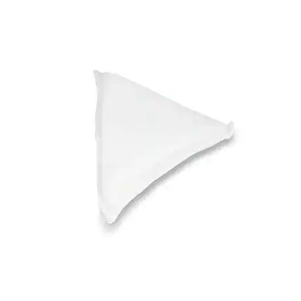 Na slici je jedan beli Jastučić za trouglastu četku - Steam Italy, trougaonog oblika i blago reljefne teksture, na beloj podlozi.