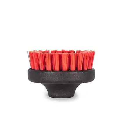 Okrugla četkica 60mm sa crvenim vlaknima - Steam Italy, okrugla četka sa čvrstim crvenim vlaknima i crnom plastikom na bijeloj pozadini.