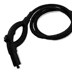 Na slici je crno fleksibilno vakuumsko crevo za paru sa pištoljem 3m – Steam Italy, drškom i regulatorom, i crvenim degustatorom.