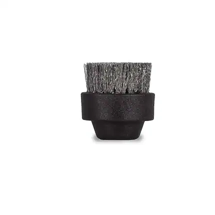 Prikazan je detaljan pogled na Steam Italy Mala četkica 38mm sa čeličnim vlaknima, crna okrugla četka za čišćenje.