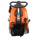 Pogled odozgo na CHANCEE M30+ mašinu za pranje podova, narandžasta sa crnim ručkama i panelom; robustna za teške poslove.