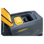 Detaljan prikaz otvorenog odeljka na CHANCEE M60 mašini za pranje podova sa žutim poklopcem i izloženim žicama u sivom kućištu.