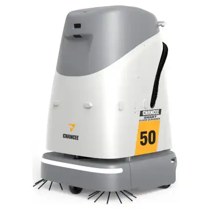 Industrijski robot za pranje podova Chancee SC50 u beloj i sivoj boji sa 3D LiDAR-om, AI, četkama i crevima za čišćenje.
