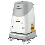 Industrijski Robot za Pranje Podove Chancee SC50 Plus u bijeloj i sivoj boji ima dvije prednje četke i žutu oznaku 50 sa strane.