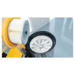 Industrijski usisivač Chancee CG55100 5.5kW otvorenog poklopca ističe čist HEPA filter, na svetlom podu moderne prostorije.