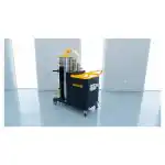 Industrijski usisivač Chancee CG55100 5.5kW, kapaciteta 100L i HEPA filterom stoji u čistoj prostoriji svetlih tonova.