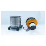 Profesionalni usisivač Chancee CRS1625 (25 L, 1,6 kW) ima metalno telo sa točkovima levo i žuto-crni motor desno sa HEPA filterom (99,7%), kablom i protokom vazduha od preko 210 m³/h.