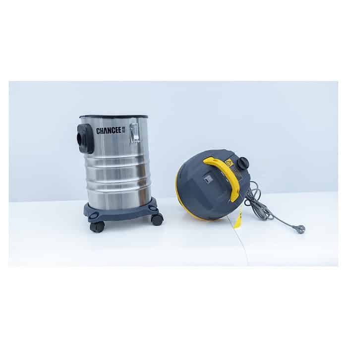 Profesionalni usisivač Chancee CRS1635 (35 L, 1,6 kW, >210 m³/h, HEPA 99,7%) stoji pored motora na beloj podlozi.