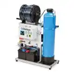 QLEEN Q-Station je premium uređaj za čišćenje solarnih panela i fasada, sa baterijom od 8 sati, 25L DI filterom, 2 korisnika, 2 x 25m crijeva.