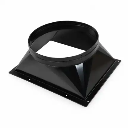 Prikazano iz ugla, crni metalni HVAC prelaz za ventilacione kanale ima kvadratnu bazu i kružni otvor na vrhu na beloj pozadini.