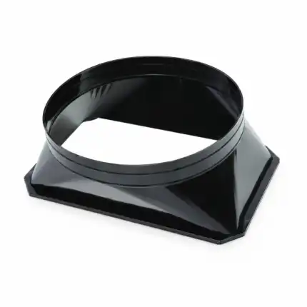 Crni plastični adapter sa okruglim otvorom na vrhu i pravougaonom bazom, koristi se za spajanje cevi različitih oblika.