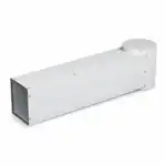 Metalni pravougaoni ventilacioni kanal sa kružnim čepom na kraju, deo HVAC sistema, prikazan na beloj pozadini.