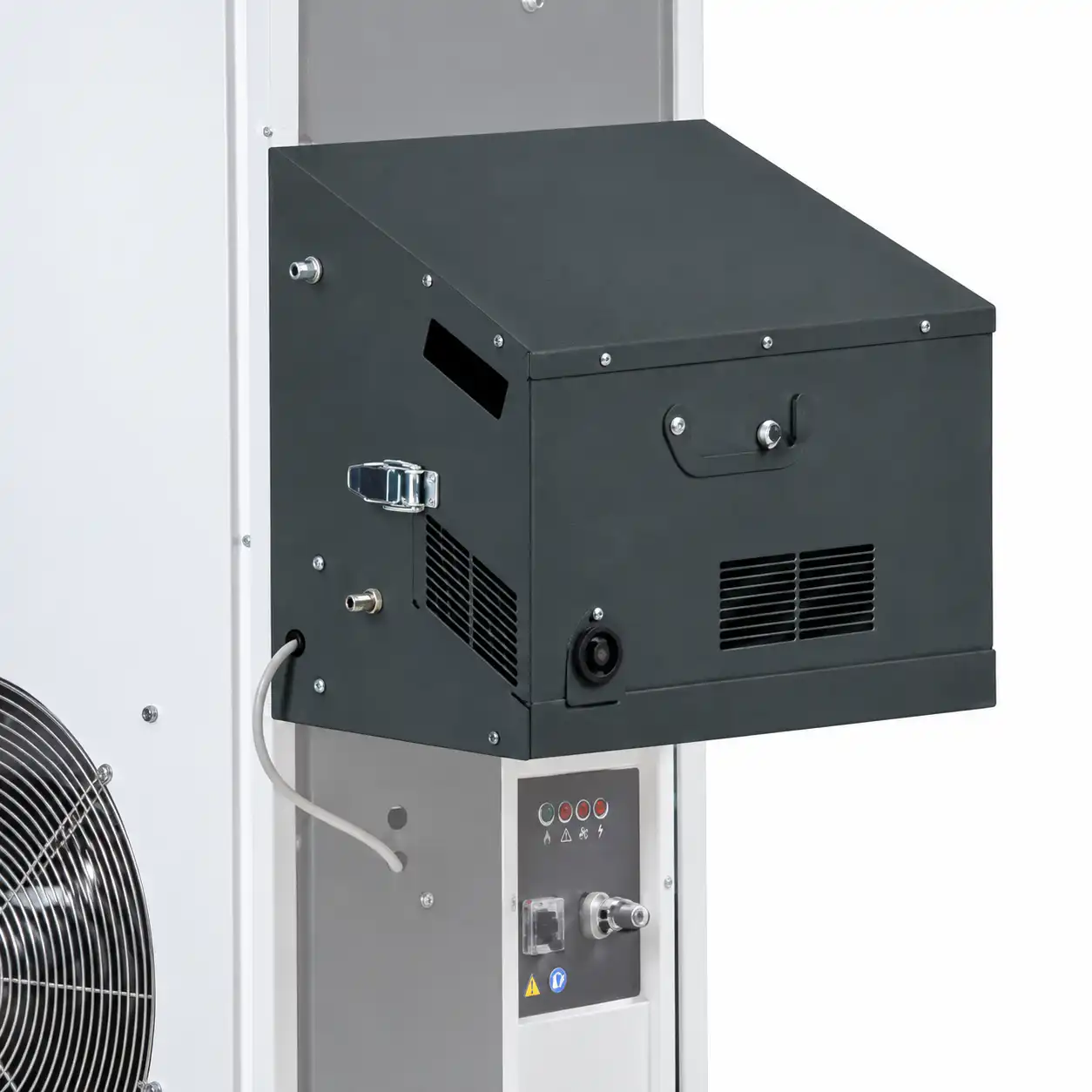 arcotherm-zastitni-komplet-gorionika-za-sp-235-04ac130 Na industrijskoj opremi montirana crna metalna kontrolna kutija sa ventilima, ručkom i kablovima, pored velikog ventilatora i panela sa dugmadima i svetlosnim indikatorima.