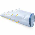 Dugačka providna plastična cev sa rupama duž cele dužine, okačena metalnim kukama, prikazuje žute strelice koje označavaju protok vazduha kroz otvore.