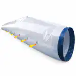 Providna plastična cev sa plavim obrubom, niz rupa sa strane i narandžastim strelicama koje pokazuju protok vazduha unutra i napolje.
