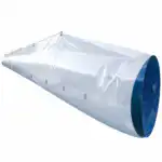 Veliki tunel od providne plastike sa okruglim plavim otvorom i nizom malih ventilacionih rupa sa strane, postavljen na beloj podlozi.