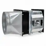 Metalni linijski ventilator s cilindričnim kanalom, pravokutnim kućištem i vidljivim lopaticama za upotrebu u HVAC ventilacijskim sistemima.